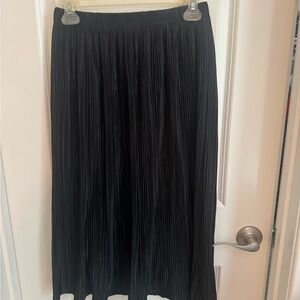 Everleigh Black Pleated A-Line Skirt